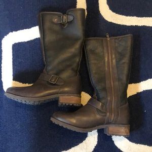 UGG genuine Shearling lug-sole boots